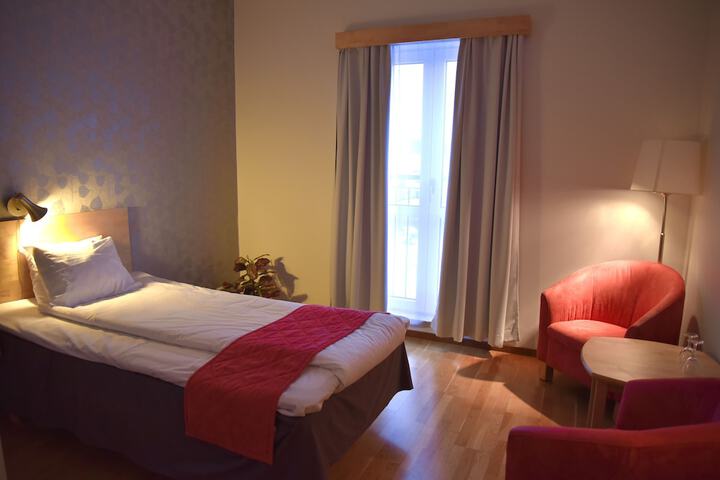 Room 5 of 38