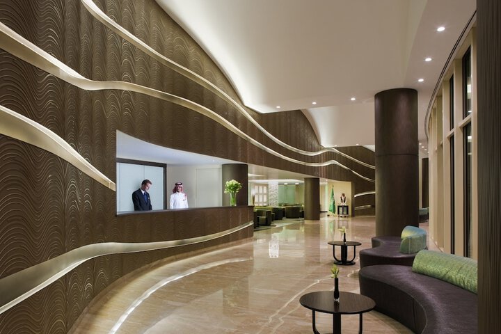 Entrance & Lobby