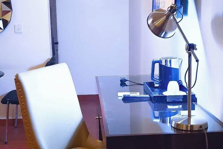 Room 10 of 27