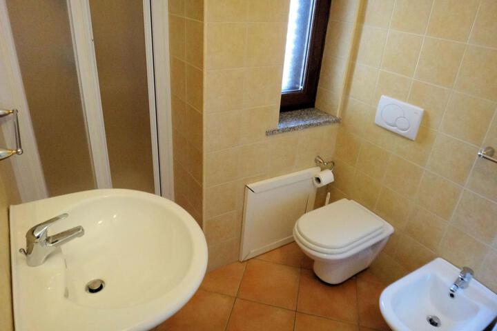Room 125 of 164