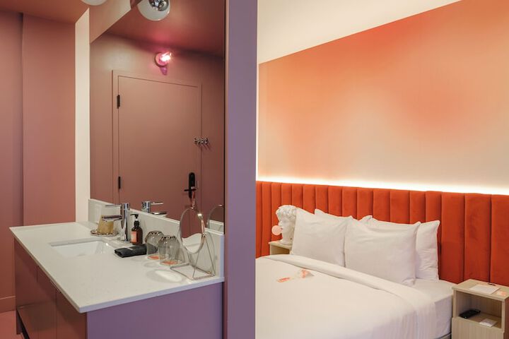Room 44 of 55