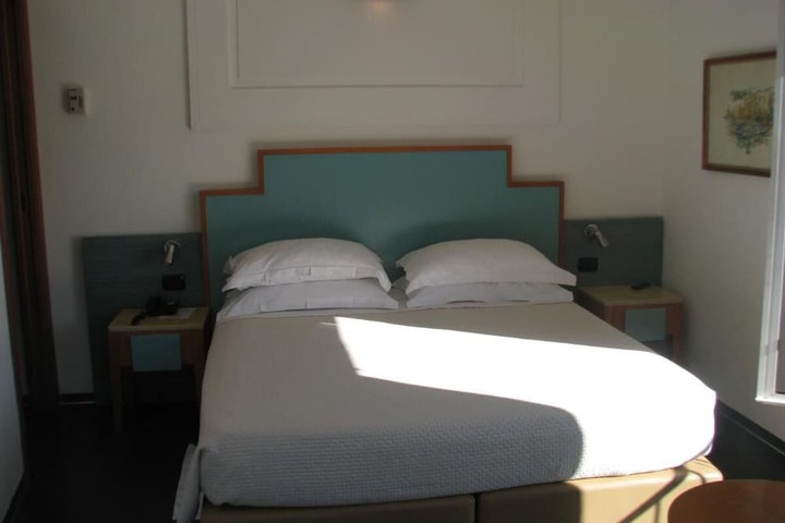 Room 3 of 13