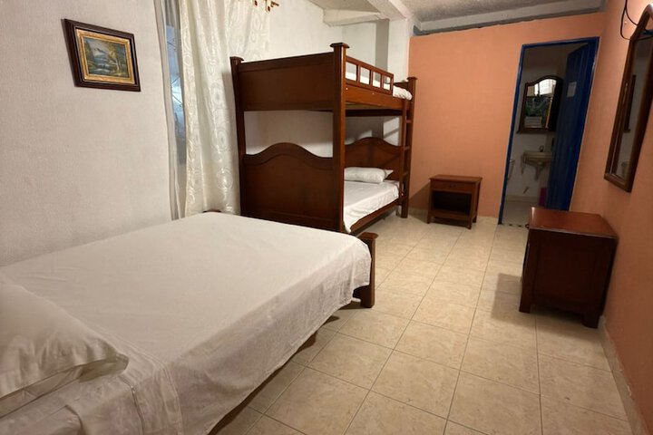 Room 6 of 14
