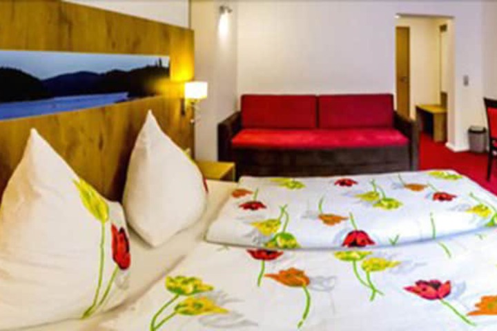Room 4 of 31