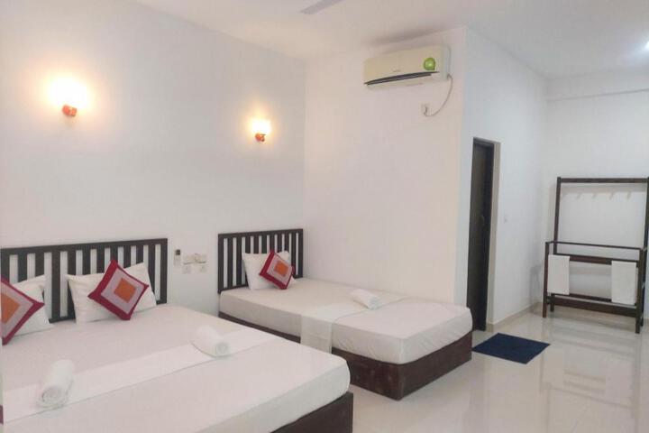 Nature bird paradise hotel