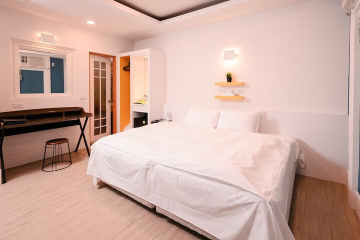 Room 12 of 97