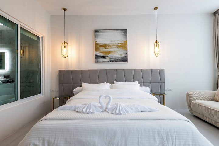 Room 34 of 213
