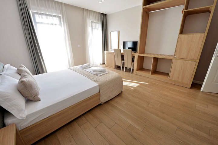 Room 17 of 53