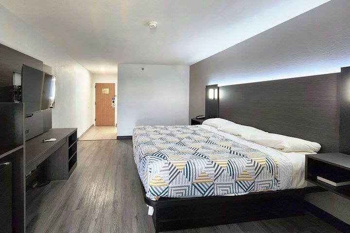 Room 16 of 49