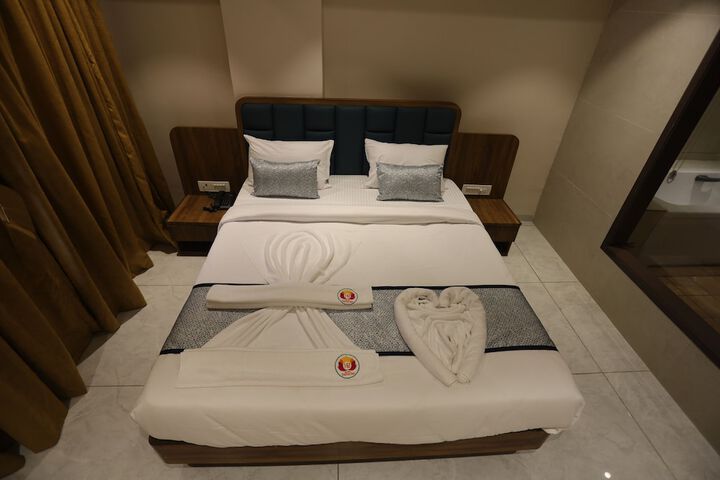 Room 6 of 38