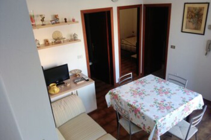 Room 21 of 50