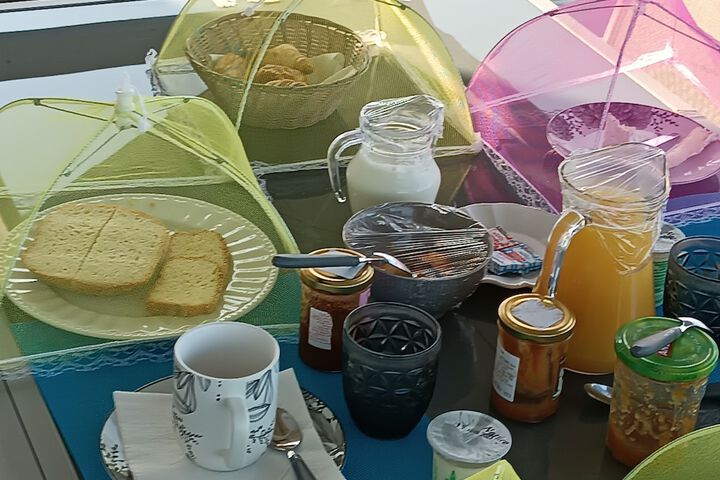 Breakfast/Coffee Service 32 of 45