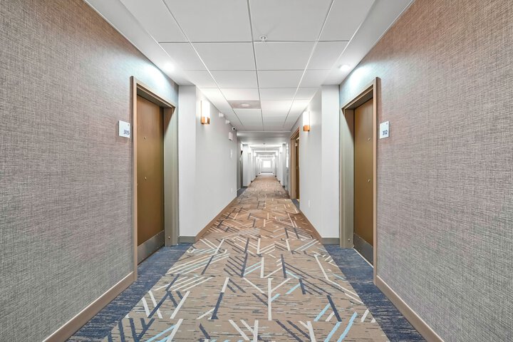 Ballroom/Hall 68 of 75