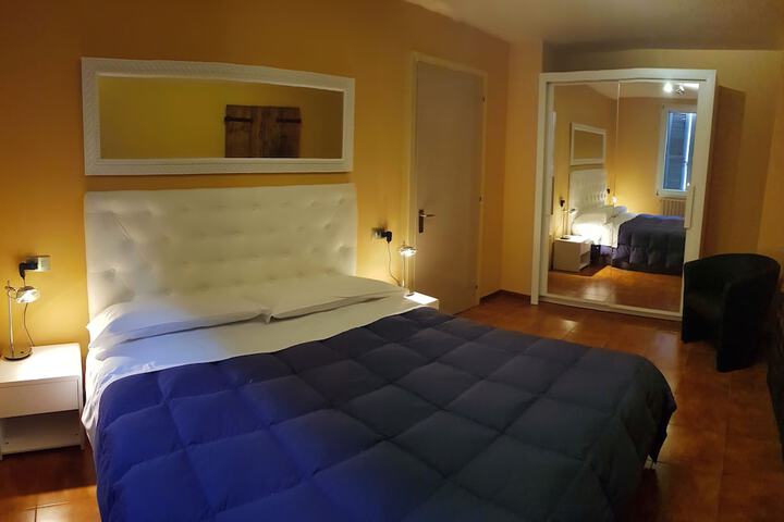 Room 5 of 33