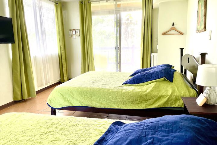 Room 34 of 107