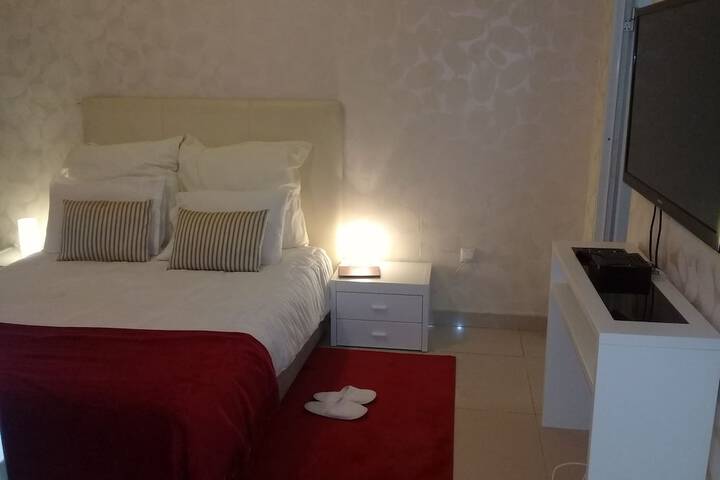 Room 6 of 17