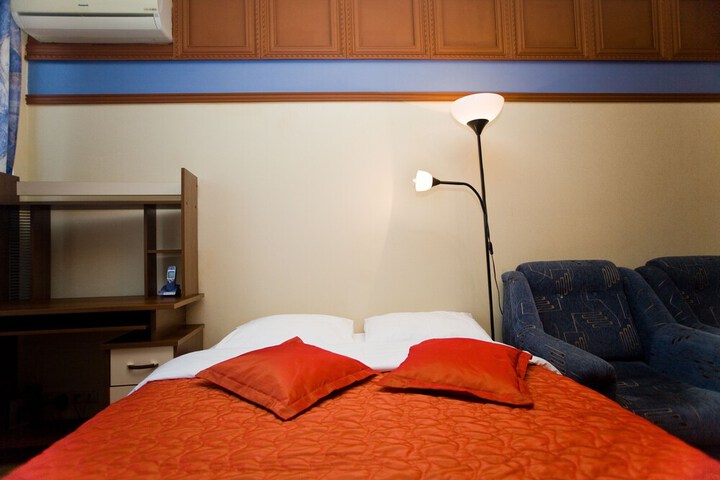Room 80 of 176