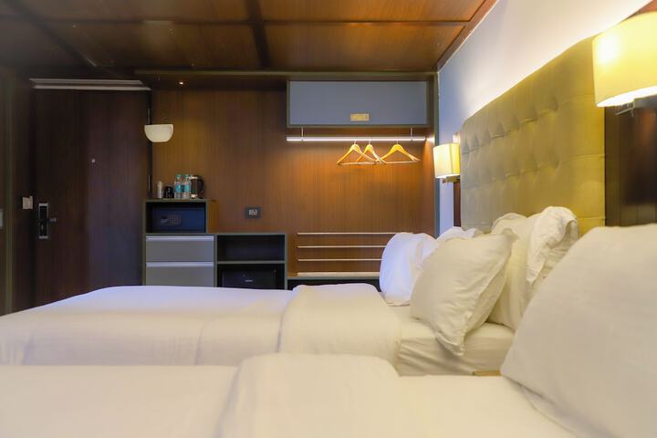 Room 7 of 42