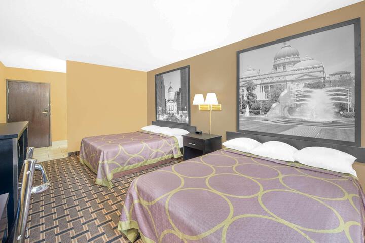 2 Queen Beds (4 of 6)