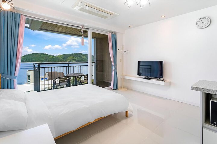Room 18 of 73