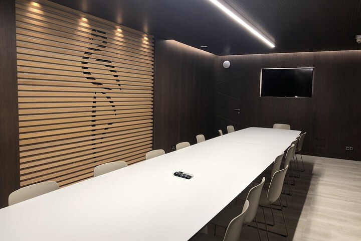 Meeting facility