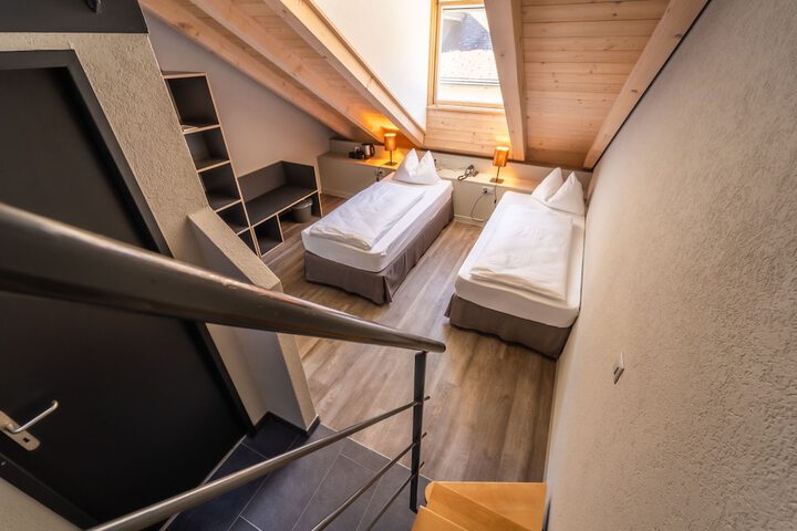 Room 7 of 20