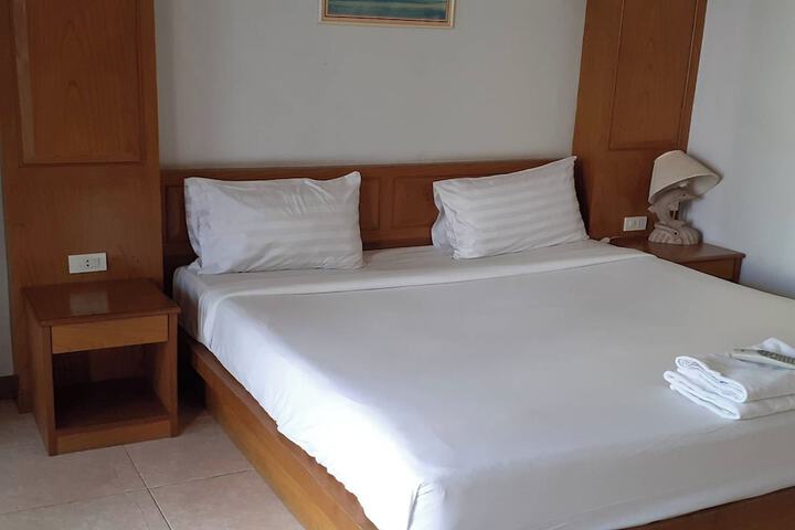 Room 11 of 29