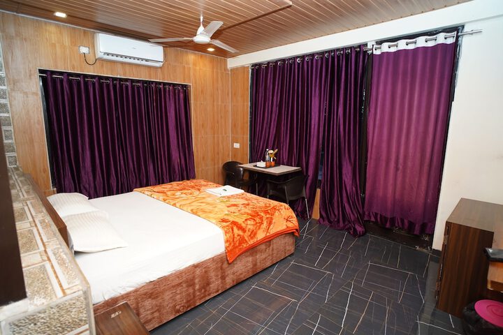 Room 12 of 31