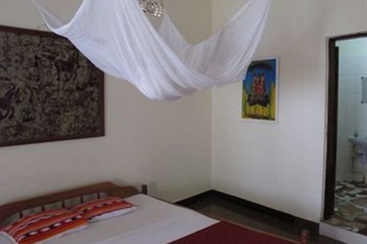 Room 11 of 27