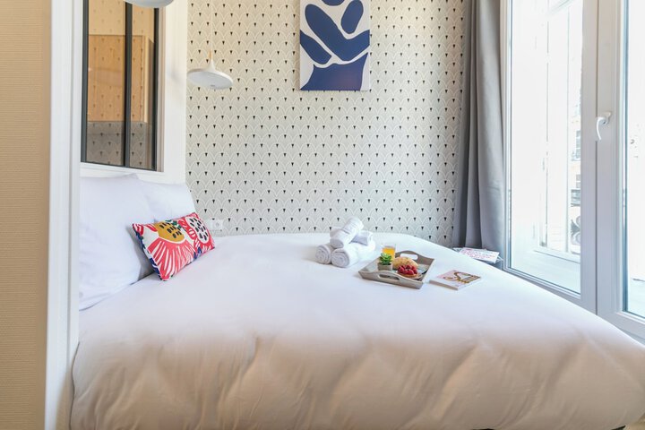 Room 33 of 118