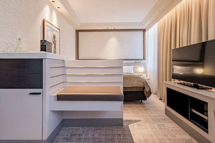 Room 198 of 457