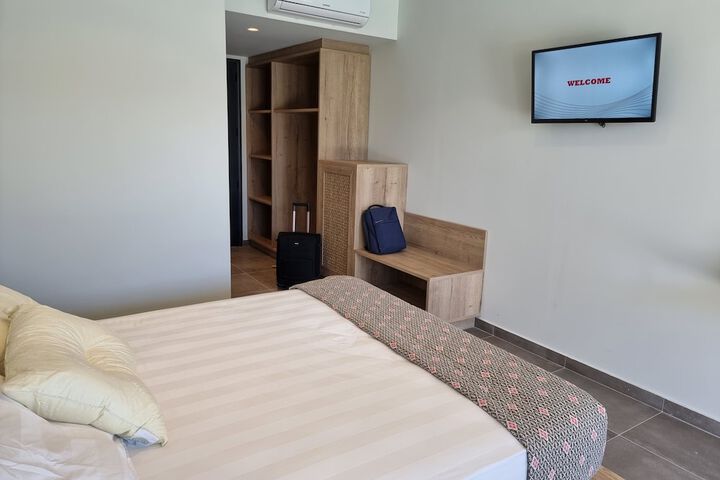 Room 5 of 63