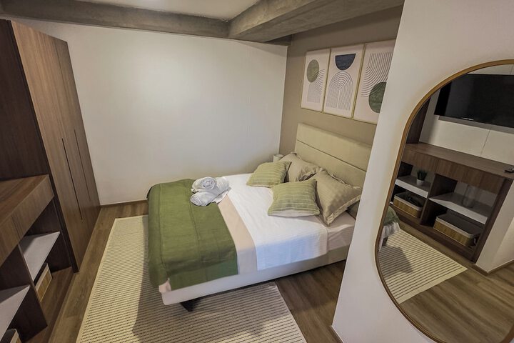 Room 12 of 34