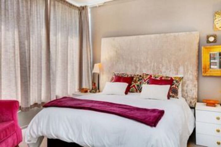 Room 4 of 13