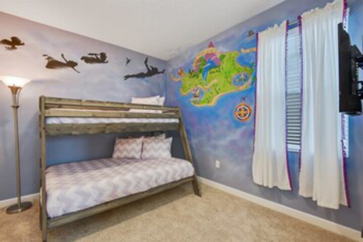 Room 27 of 33