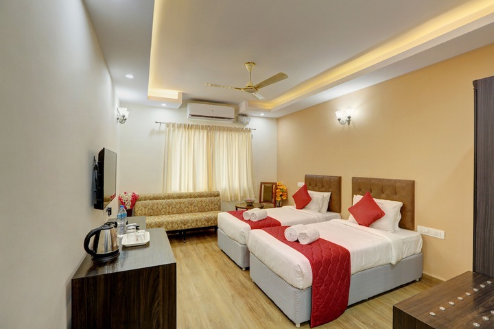 Room 14 of 33