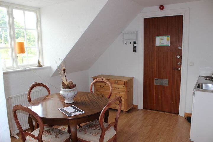 Room 17 of 52