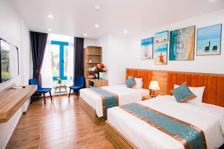 Room 10 of 29