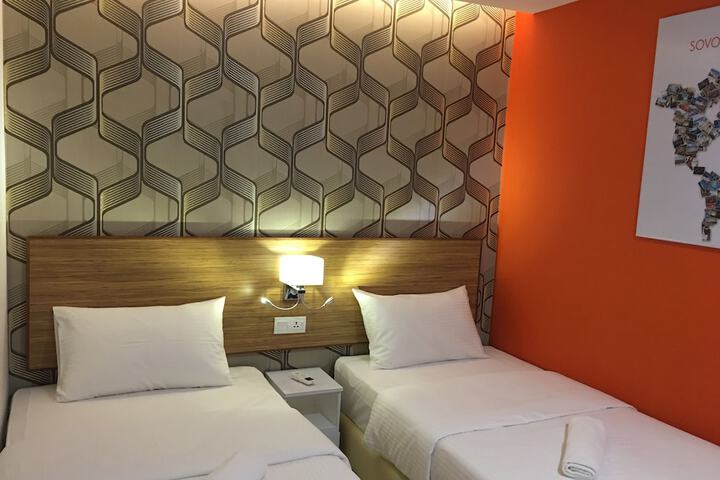 Room 11 of 34