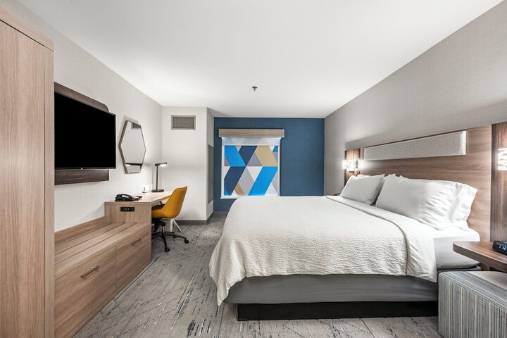 Standard | King Bed (12 of 19)