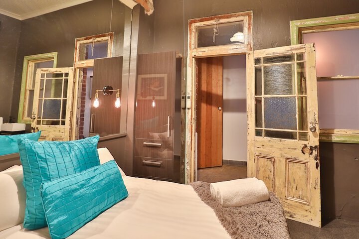 Room 5 of 23