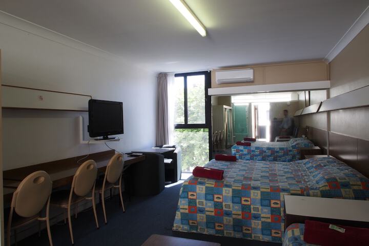 Room 5 of 30