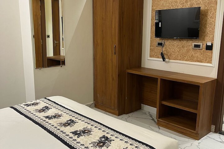 Room 7 of 22