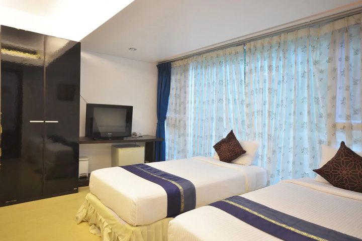 Room 5 of 22