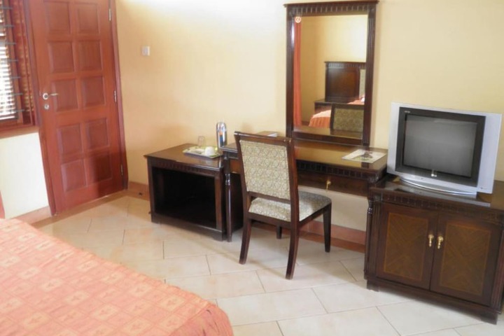 Room 2 of 21