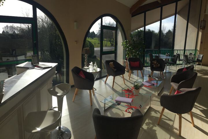 Entrance & Lobby
