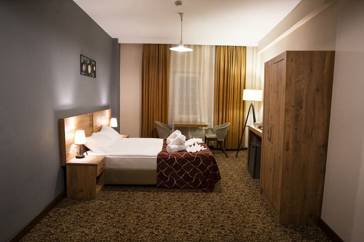 Room 15 of 46