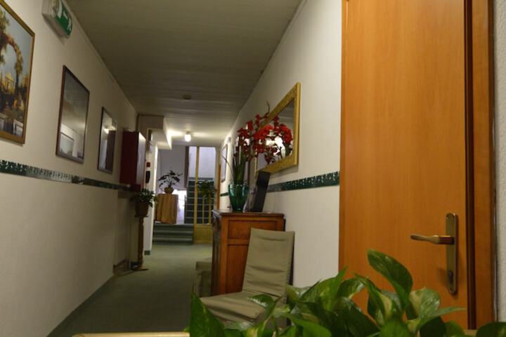 Ballroom/Hall 129 of 133