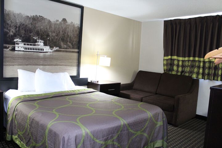 Queen Bed Accessible (13 of 18)