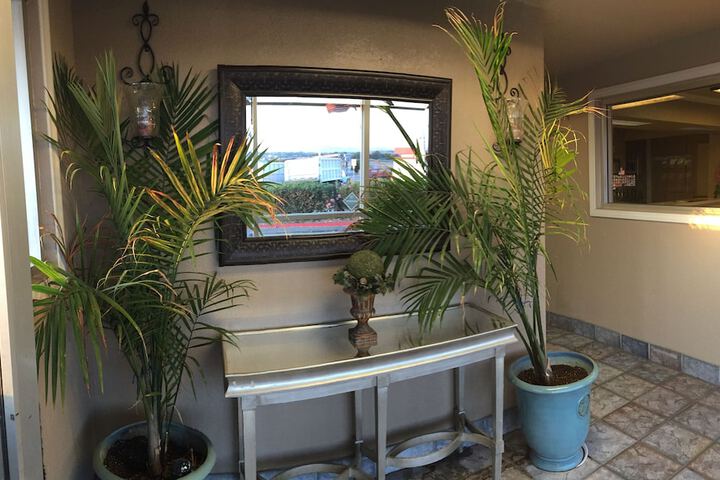 Hotel Interior 4 of 41